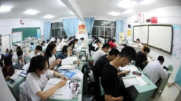 学习太卷了，河南部分高中开始从双休恢复单休