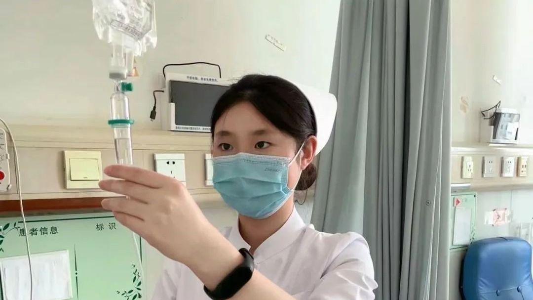 离大谱！护士论文写55例“男患者子宫肌瘤”，职称评审乱象何时休？