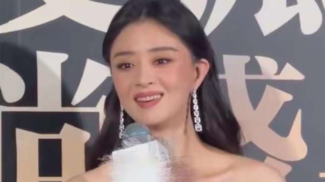 41岁蒋欣减肥数天不吃主食，经纪人奖励蛋糕不敢吃，只吃几颗水果