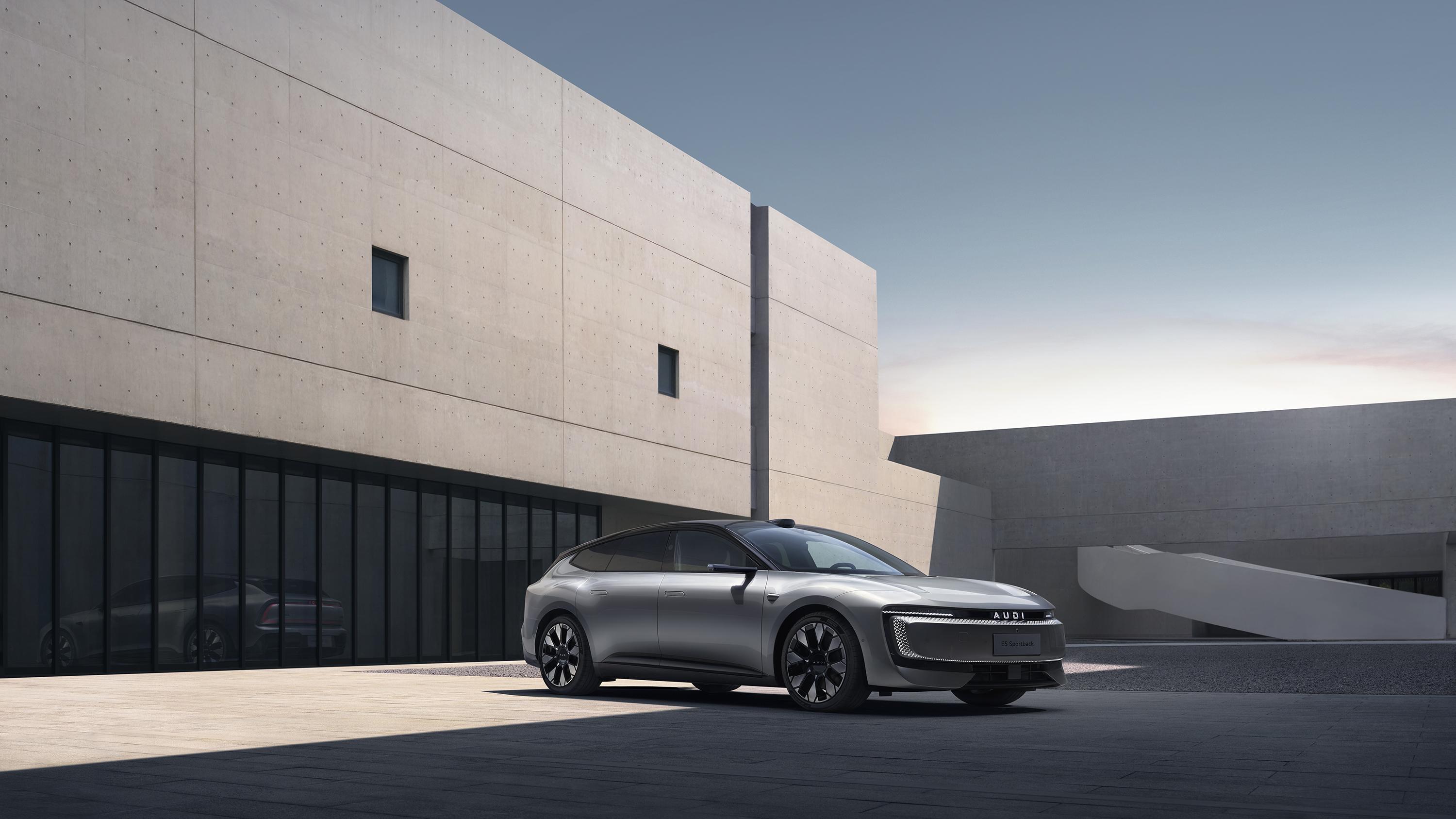 AUDI E5没有四个圈，电动quattro带来的德系操控，依旧很奥迪