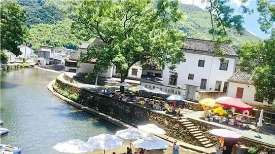 加快培养和构建以“生活策展人”和“场景架构师”为核心的场景创新人才体系