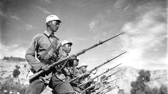 77岁中校授衔不愿刮胡子，毛主席：是他啊