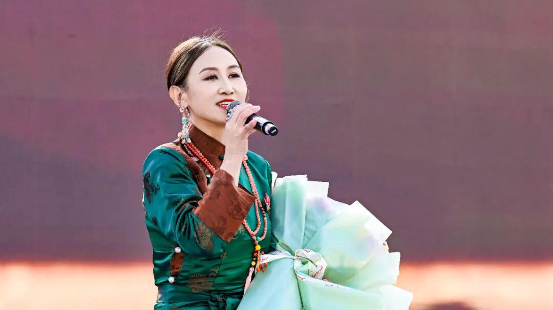 会东县 “多彩欢歌” 惠民演出暨第十届 “双黑” 美食文化季啥亮点