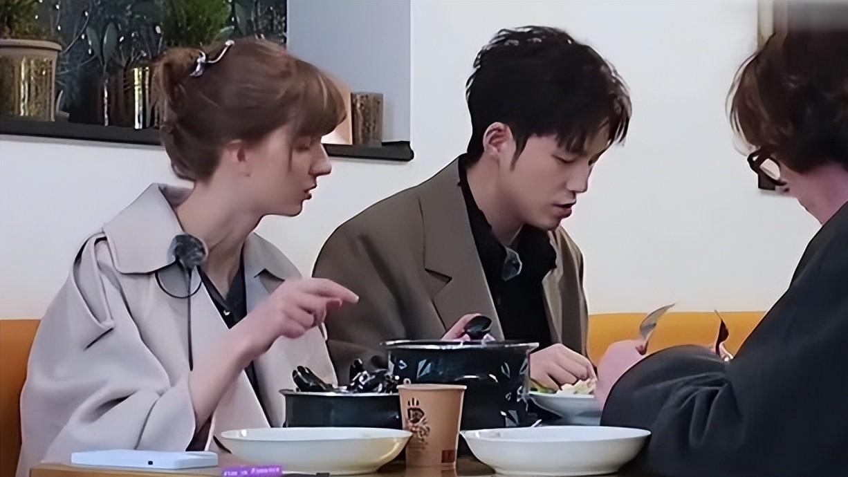 董力低情商惹众怒，朱兆祥成高情商典范
