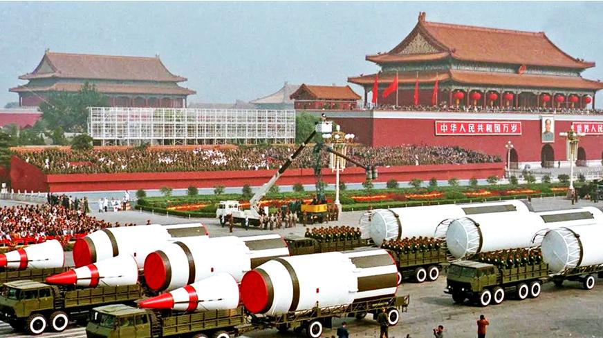 中国的两次阅兵有多牛？一次震撼了亚洲，一次惊艳了世界