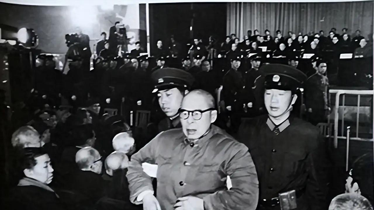 1980年，陈伯达入狱被起诉，流着泪说：如果毛主席还在说句话就好了