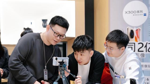 江城新景深：vivo人文影像馆于楚河汉街开启光影对话