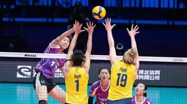 巴西女排加比 点名李盈莹 “她展现了为何她是一名伟大的球员”