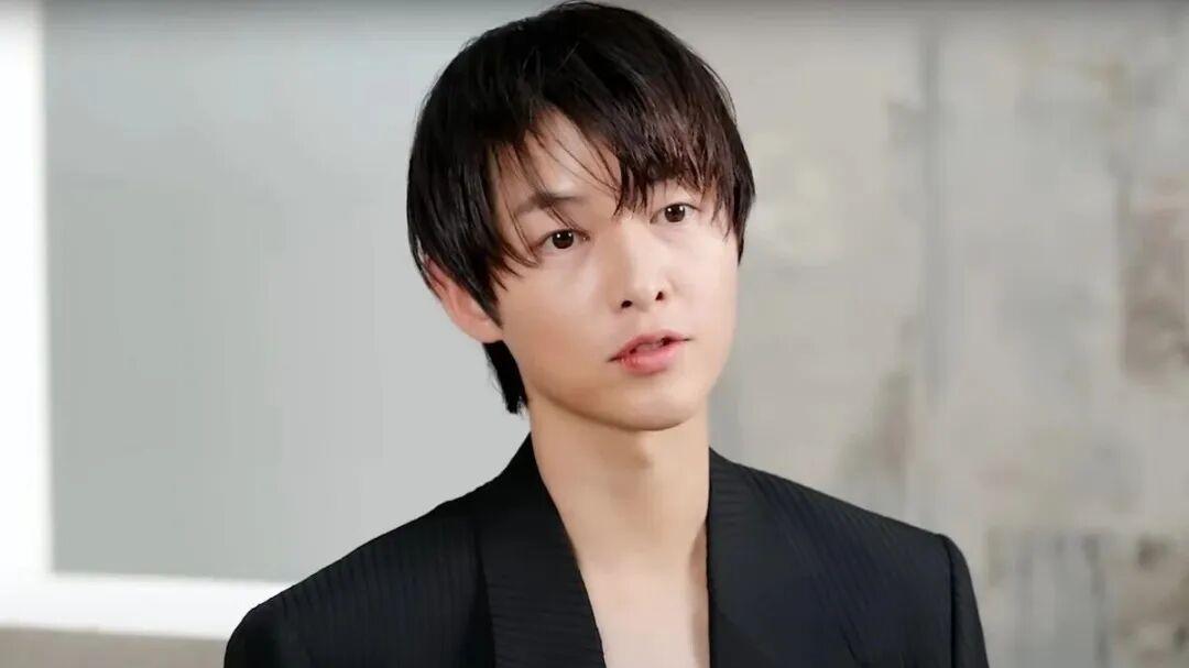 宋仲基时隔7年粉丝见面会回归，却难掩职业生涯危机