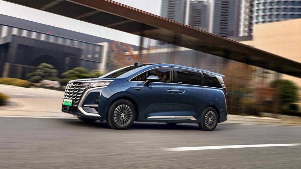 前11月累计销量突破418万辆！ 比亚迪全年目标即将达成