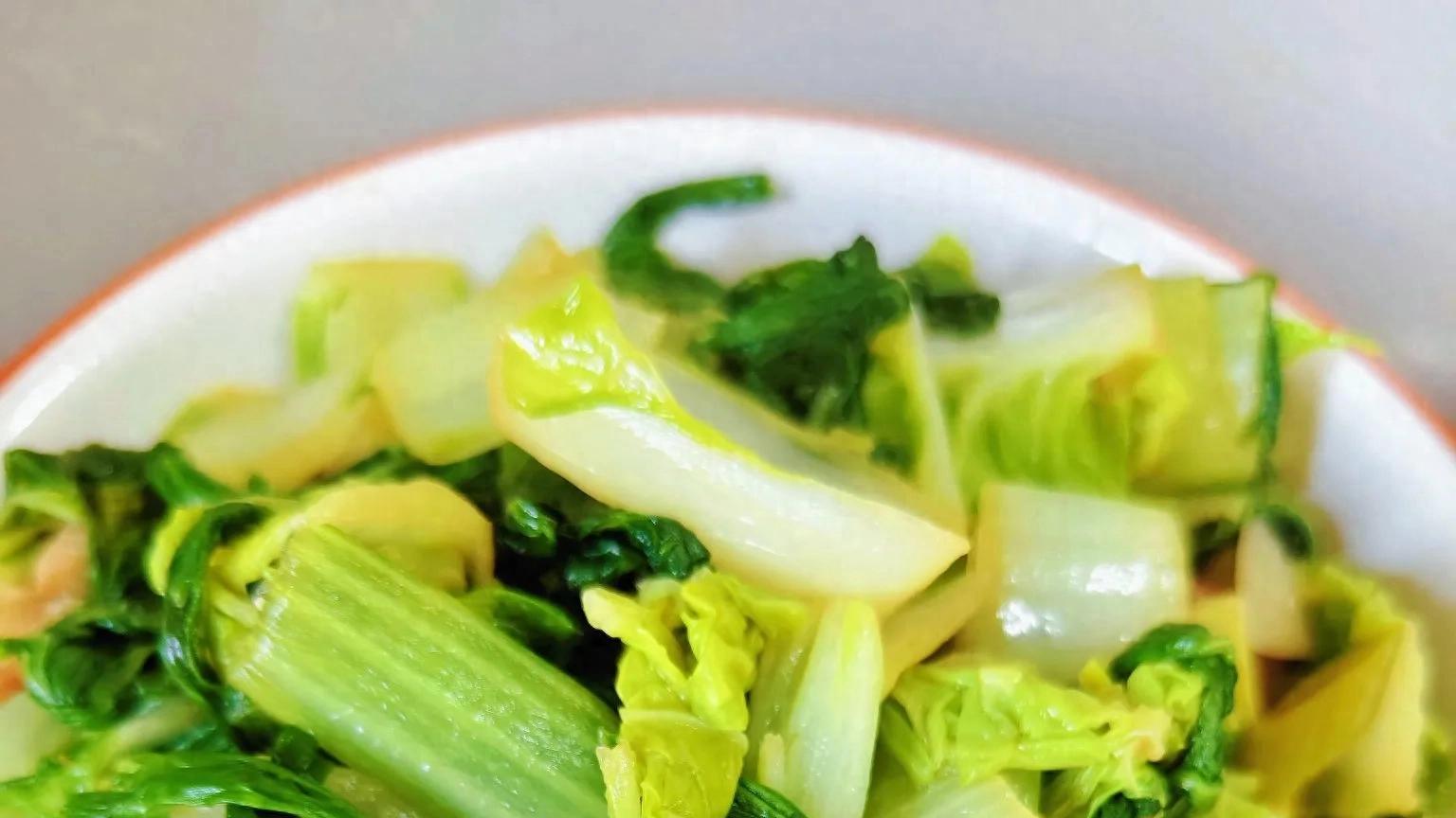 适合夏天的简单家常菜：蒜香小白菜