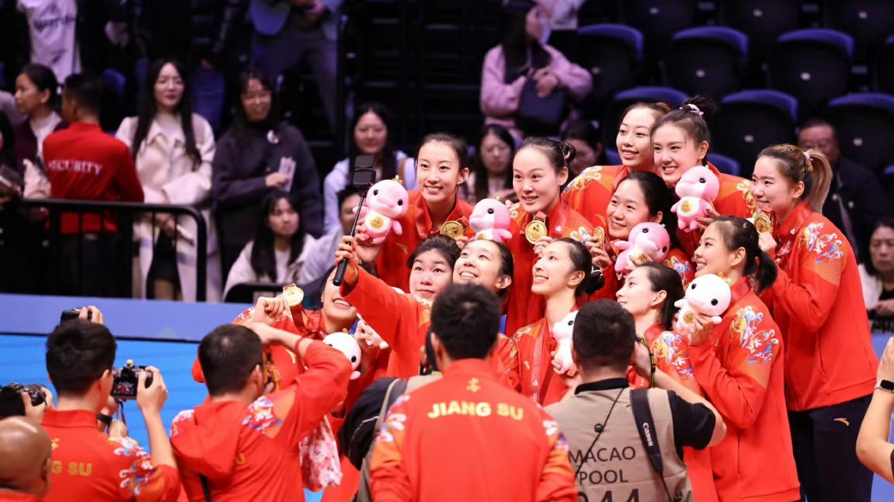 江苏女排刚夺冠就传退役潮，张常宁若离开谁来扛旗？