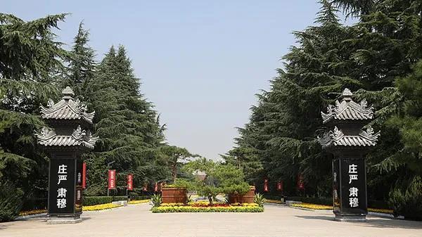 他是西安事变后，被误会诱杀的红色“密使”，40年后遗骨才被找到