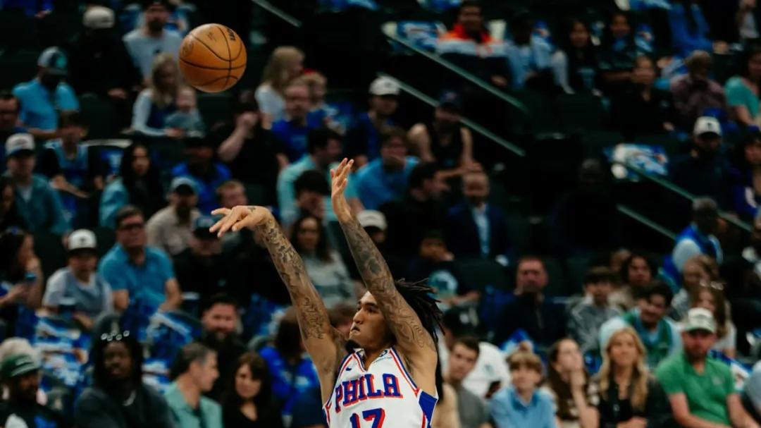 独行侠和76人两位难兄难弟狭路相逢了！哈登是越打越退步了！！！