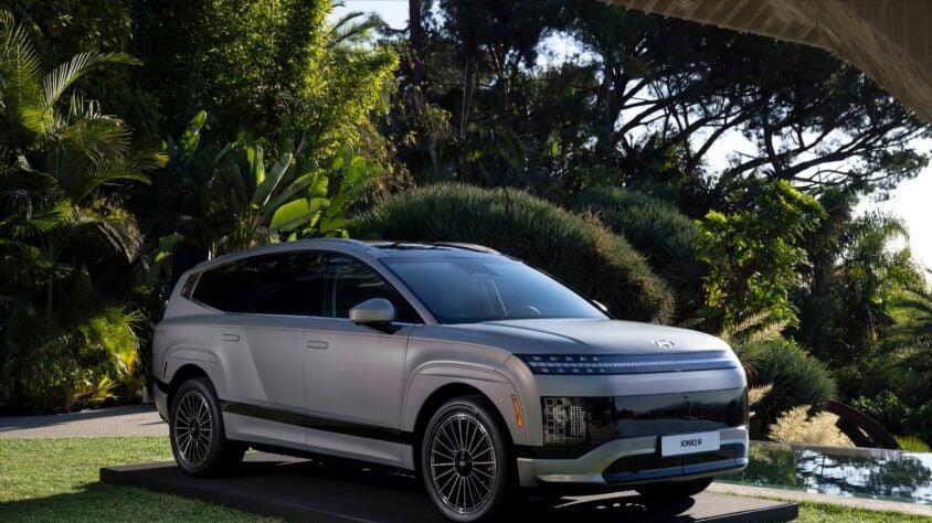 现代Ioniq 9北美首发，旗舰纯电动七人座SUV，续航620公里！