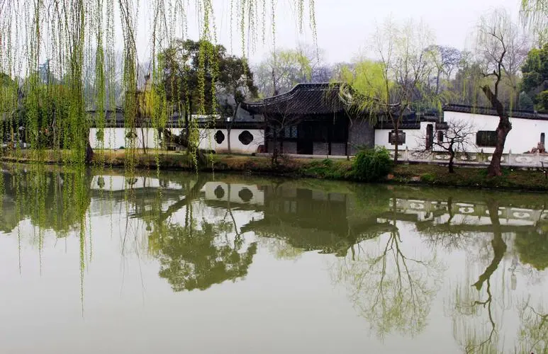 比杭州秀美，比厦门文艺！它曾是世界No.1，美食遍地，3月将迎来最美的时刻