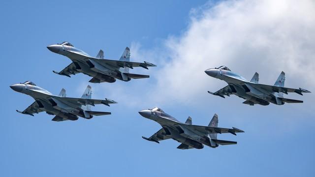 特朗普出动核潜艇，普京试射核动力导弹，对峙再升级