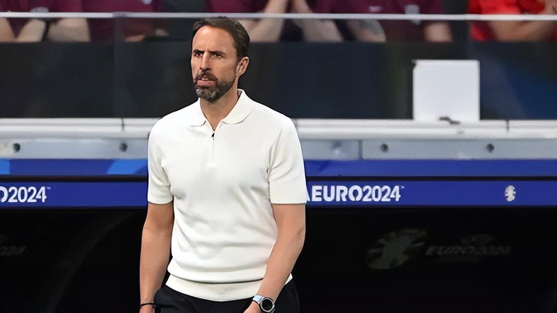 南大门微笑婉拒红魔传闻：阿莫林连胜，我暂享空窗期