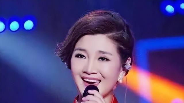 “跳梁小丑”降央卓玛跌落神坛，不会被世界宽容，名誉彻底崩塌