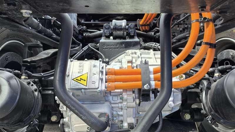 800度电加持 解析宇通远界T800牵引车