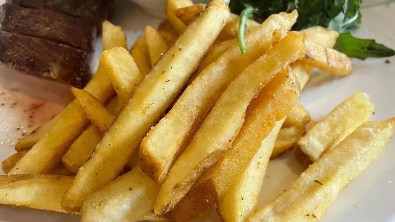 穿着拖鞋短裤吃法餐，这家配菜比主菜还好吃。