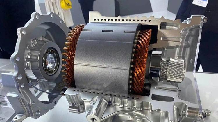 老外都没见过的黑科技，2025年的比亚迪什么水平？