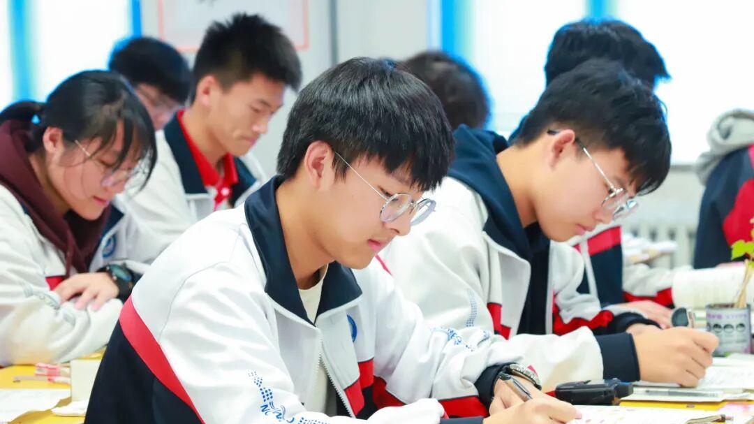 武邑宏达实验学子，你的2025，不止是“还剩”，更是“还能”！