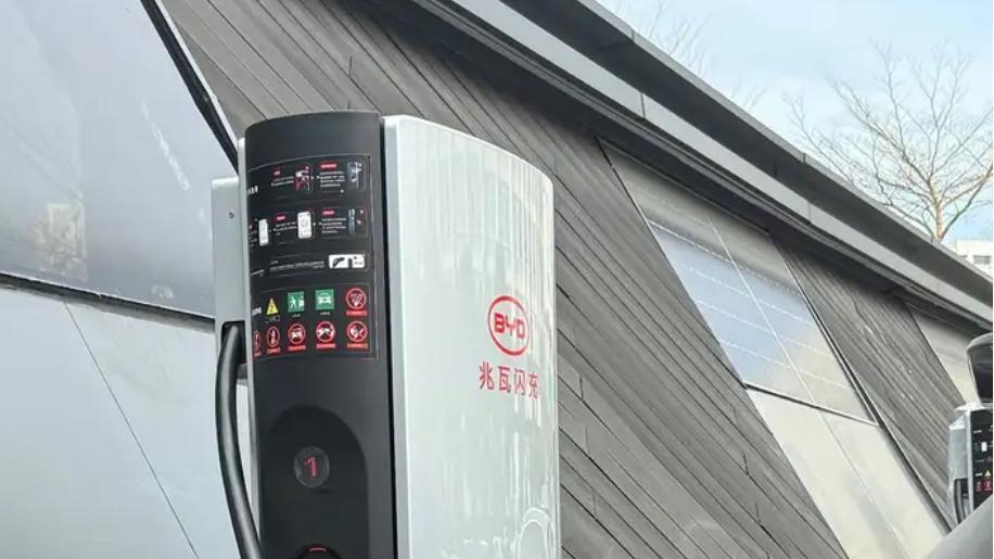 充电5分钟续航400公里，比亚迪又来掀桌子了