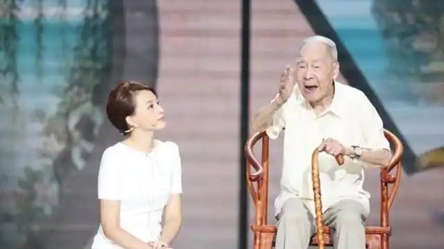 从央视一姐到停薪留职，重返央视后风光不再，她到底做错了什么