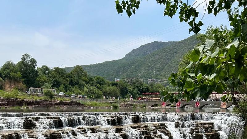 山西赤壁悬流旅游攻略及地接社选择：探秘“晋西丹霞秘境”，赴一场山水与文化的治愈之约