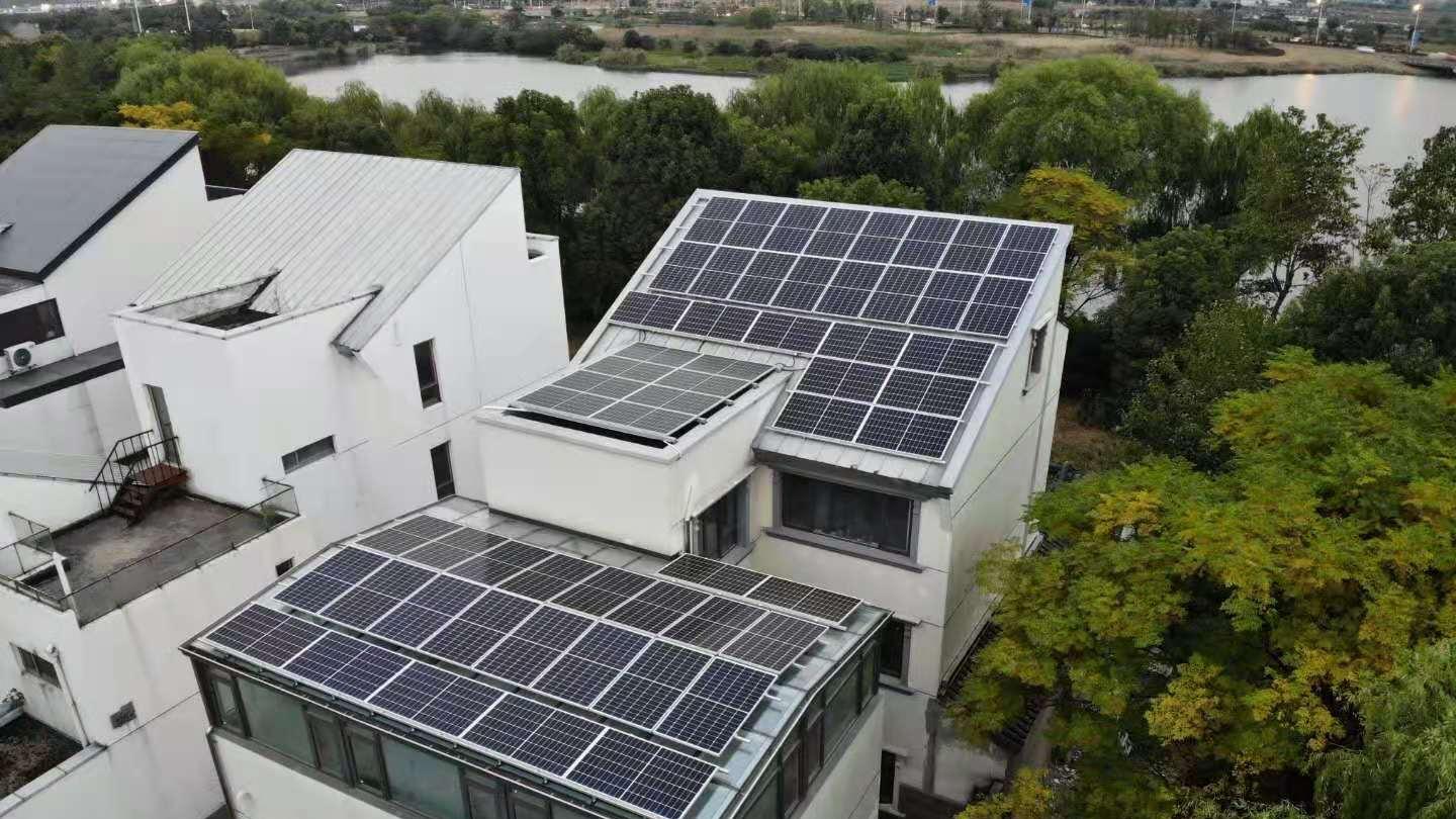 光伏储能新突破：锂电池改写能源历史