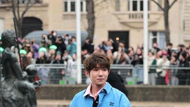 单飞8年，再看25岁王源现状，终究走上了“小虎队”陈志朋的老路