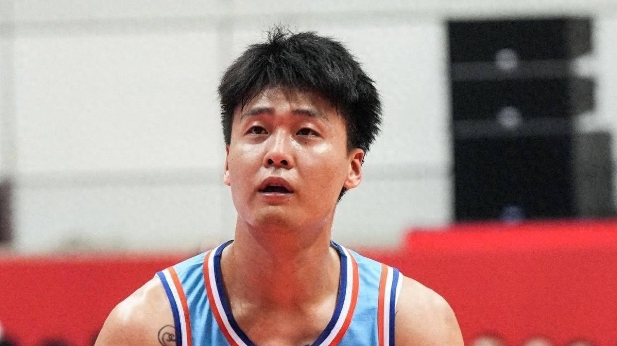 当顶薪不再是“香饽饽”：CBA夏季窗口，这四位曾被寄予厚望的球员为何难寻下家？