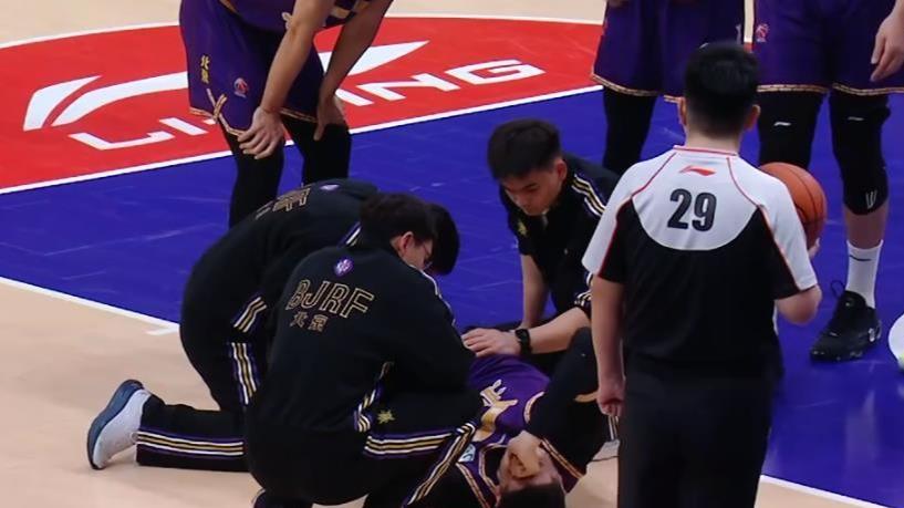 CBA最新消息！曝上海将裁掉弗格，沈梓捷受伤或赛季报销