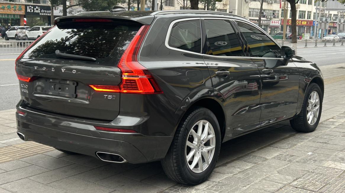 沃尔沃XC60T5，6.8秒破百，低调奢华之选，16.5万值吗？
