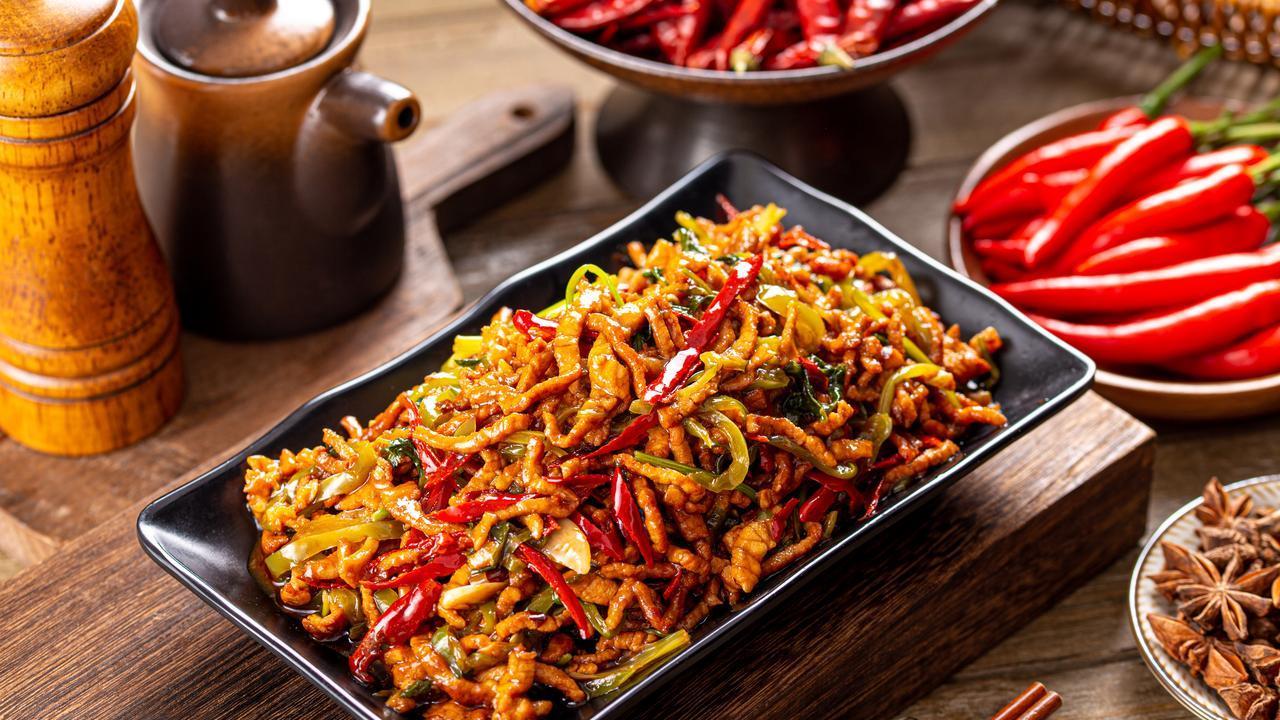 炒瘦肉时，别再放蛋清和淀粉了，教你一招，瘦肉不干也不柴！