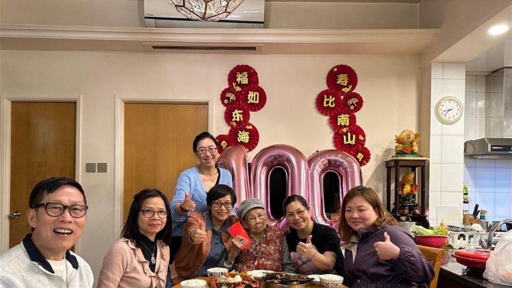 梅启明众叛亲离，自称工伤向雇主索赔，却因败诉要支付4万诉讼费