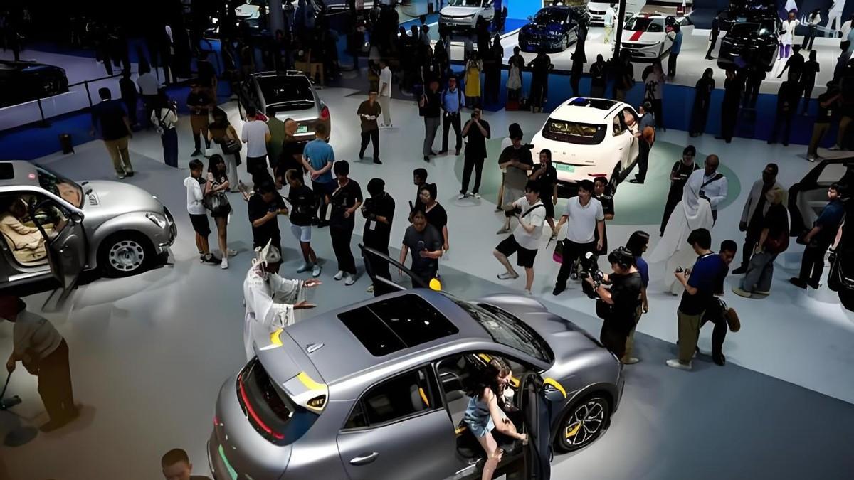 在情绪为王的舆论场，为何汽车“理工男”总显得格格不入？