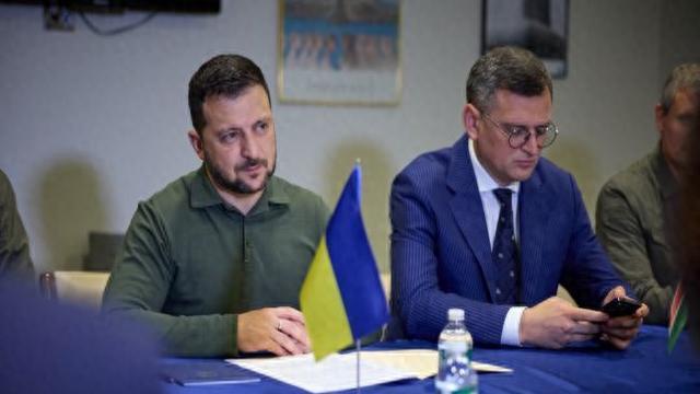 泽连斯基只有两个选择! 外网: 为什么中国早就看到了乌克兰的下场？