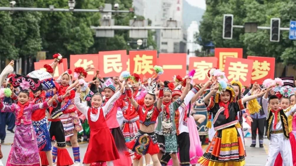 全省民族文化荟萃！5月18日万人空巷的民族团结大巡游将在喷水池开启