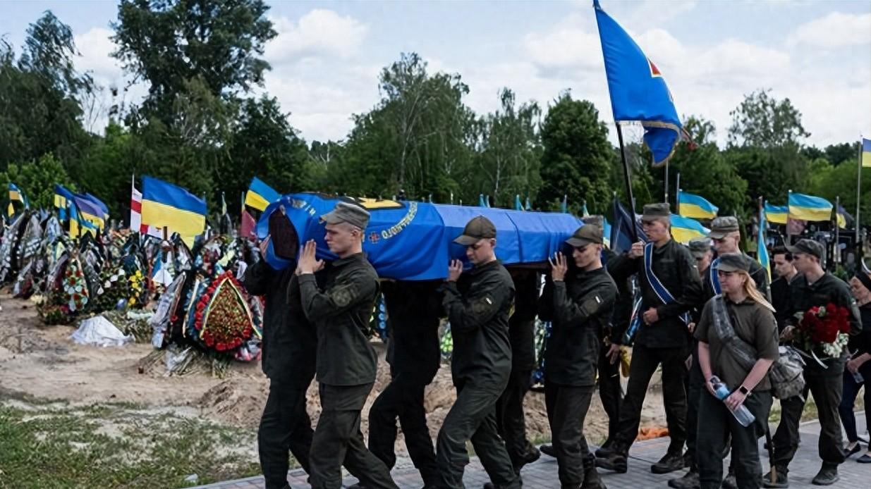 乌克兰困局，70万士兵殒命背后的大国博弈真相