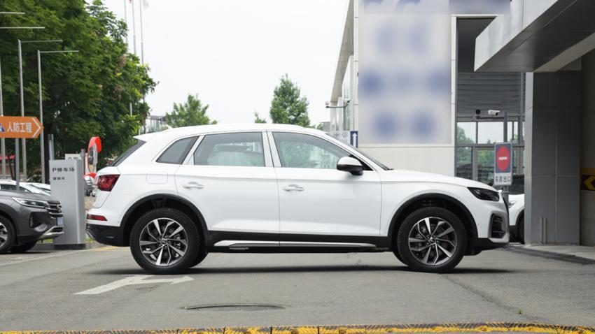 奥迪Q5L：曾加价幅度达3万，如今降幅6.9万，月销13242辆