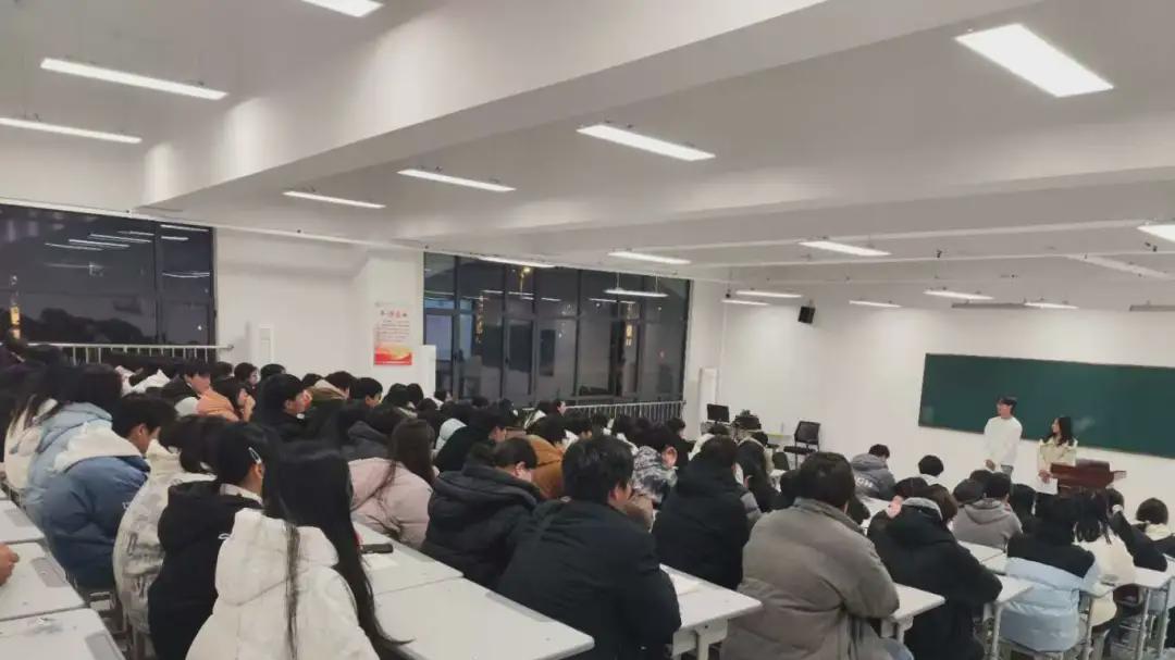 信阳技师学院2025年学生干部培训圆满落幕