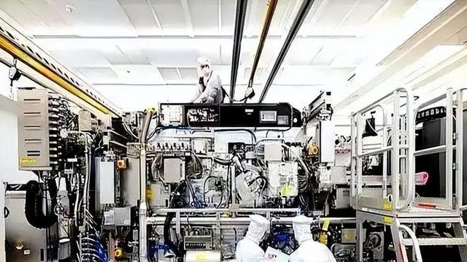 美国封锁4年，中国偷偷造出"国之重器"！深圳实验室打破全球垄断