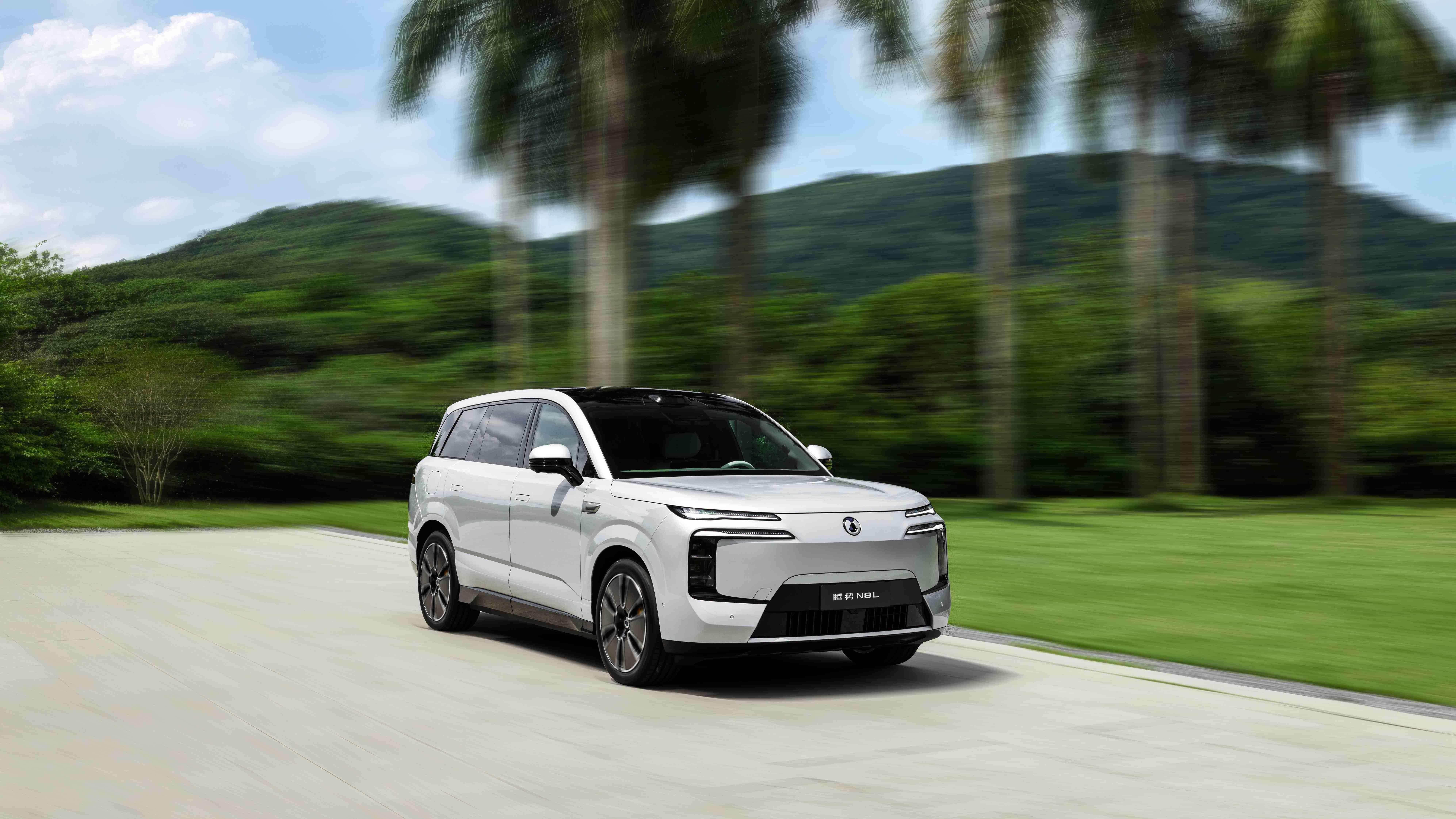 腾势N8L上市，3排6座设计，顶配车型32.98万元