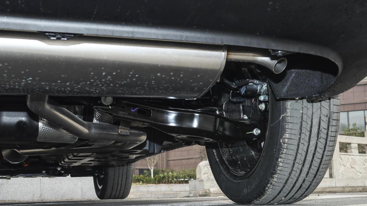 13.99万元起售，三联屏+L2级辅助驾驶，长安CS75 PLUS评测