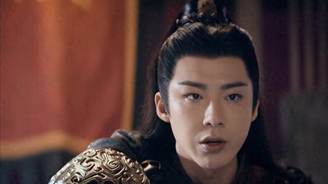 有这样一位男演员，被全网群嘲颜值丑到爆，却能在一众流量小生中突出重围，资源不断