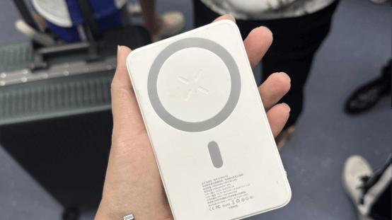 苹果安卓手机充电宝哪个牌子好耐用质量好？甄选充电宝口碑最好的5个牌子推荐，新手小白必看