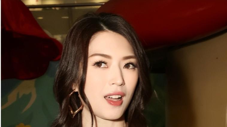 港星连诗雅：清纯玉女出道，一手好牌打的稀烂
