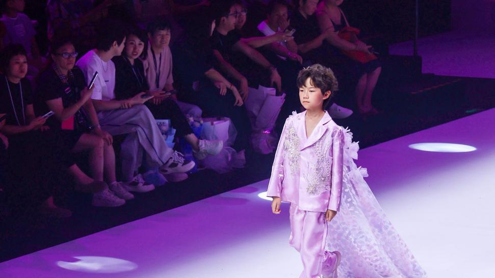 BELIA BELEI 大秀贾斯汀携妈妈燃爆时装周！